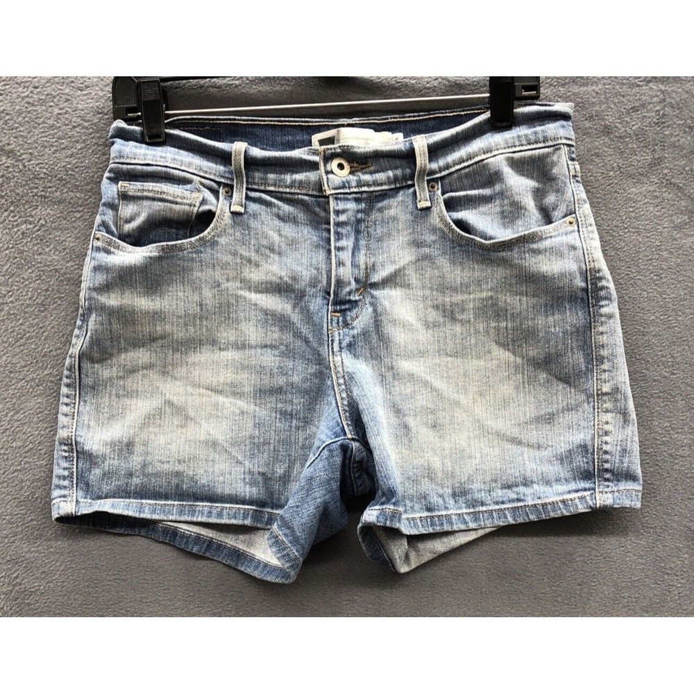 Levi Strauss Womens Denim Jean Shorts Size 6 W28 Light Distress Wash 5" Inseam